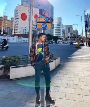 Dwi AP Instagram - Percayalah Semua tempat wisata di tokyo saat ini penuh orang, cm di pinggir jalan yang sepi. 🤣
•
Tokyo 2020 jan 1st
——————————————————
#tokyo #japan #2020 
#holiday #seasonsgreetings 
#mystyle #style #ootd 
#photooftheday #picoftheday 
#instagram #instadaily #instagood