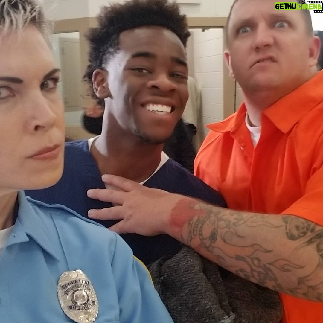 Eaddy Mays - 2.8K Likes - Put me on set with a badge and an attitude...pfft...even the director gets no slack! #villainforlife @reddigitalcinema #redcamera #setlife 🎥 #Redeemed
(Thank you, @karenvalero16 ❤)