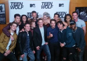 Eaddy Mays Instagram - Yes, I've got better pix of the #TeenWolf group, but I LOVE this one bcuz I was TOTALLY messing w/Holland and JR and you can tell 😂
I ADORE these people! 😍 Being part of the Teen Wolf legacy is something for which I'll be forever thankful 😘 XOXO
