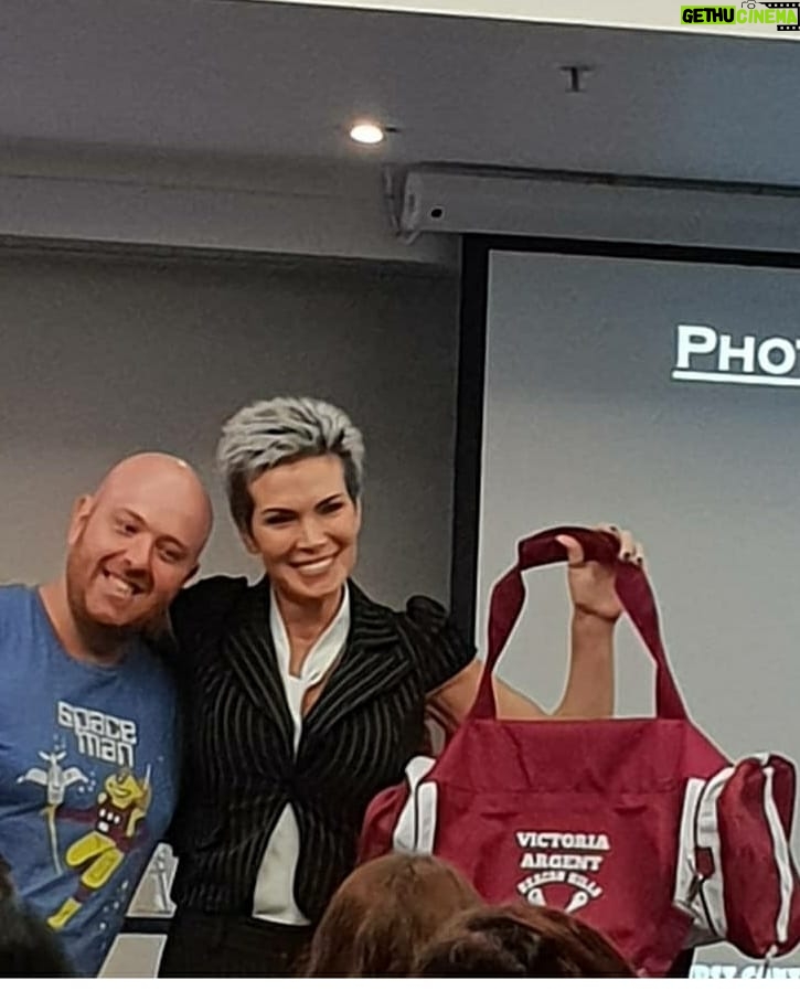 Eaddy Mays - 2.7K Likes - I'm glad I'm home... and I'm sad to be gone 😔 🇦🇺 #COTN5 More pictures to come over the best few days.
This #Wolfie Family means more to me than I can say. 💛💜😍