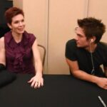 Eaddy Mays Instagram - Going to Cons and getting to be with people who love fandom like I do is one of my favourite things EVER! Come to @Dragoncon this Friday night at 5:30pm and let's hang! It'll be EPIC! 😃 😘