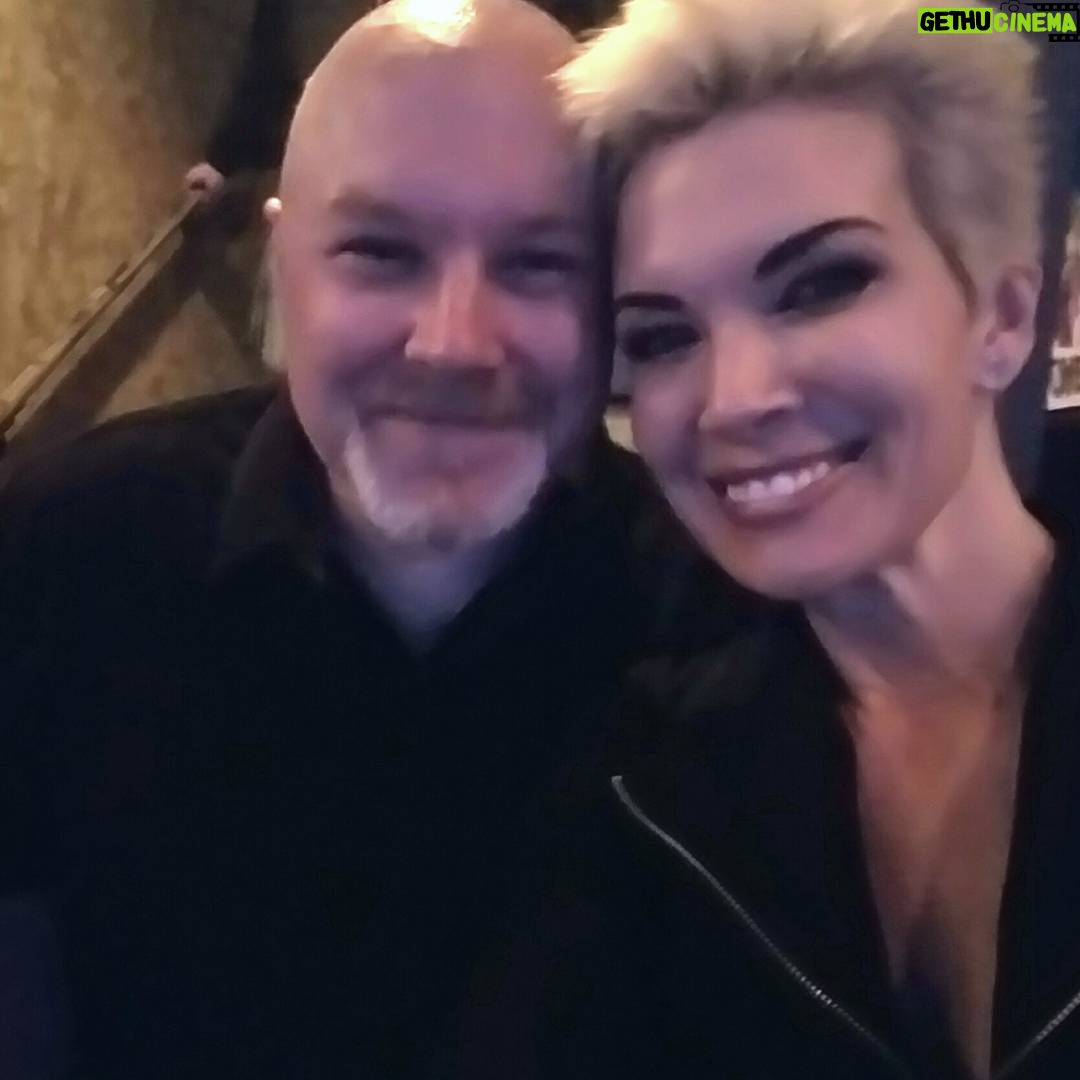 Eaddy Mays - 3.5K Likes - Can I NOT call it a "wrap" party? It was an "I love you and miss you already" party. 💔😙 #teenwolfserieswrapparty
#thefeels