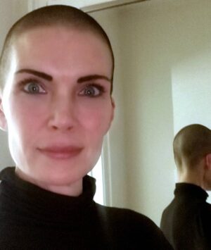Eaddy Mays Instagram - What would it take for you to willing shave your head? .......
Today, that's what I did. 
It's a liberating, fun adventure, no matter the circumstances ❤
I didn't lose it when I had cancer, but this week, I worked with many beautiful women who have. I'm a better person for connecting with them and I am grateful ❤
You are NOT what you look like. You are not your skin, hair, limbs, senses, or abilities. 
You are light, love and joy! 
Let that be how you identify yourself. 🌟Awaken to your True Self 🌟