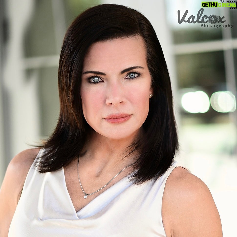 Eaddy Mays - 2.5K Likes - Shooting headshots with @karenvalero16 is ALWAYS outstanding! 🤩
Her other award winning photos @valcoxphotography - landscapes, couples shoots, animals & more - make terrific gifts! (Tell her you know me and I bet she'll give you a discount 😉)
Thanks again, Karen. I'm proud to call you mejor amiga 😘🤗