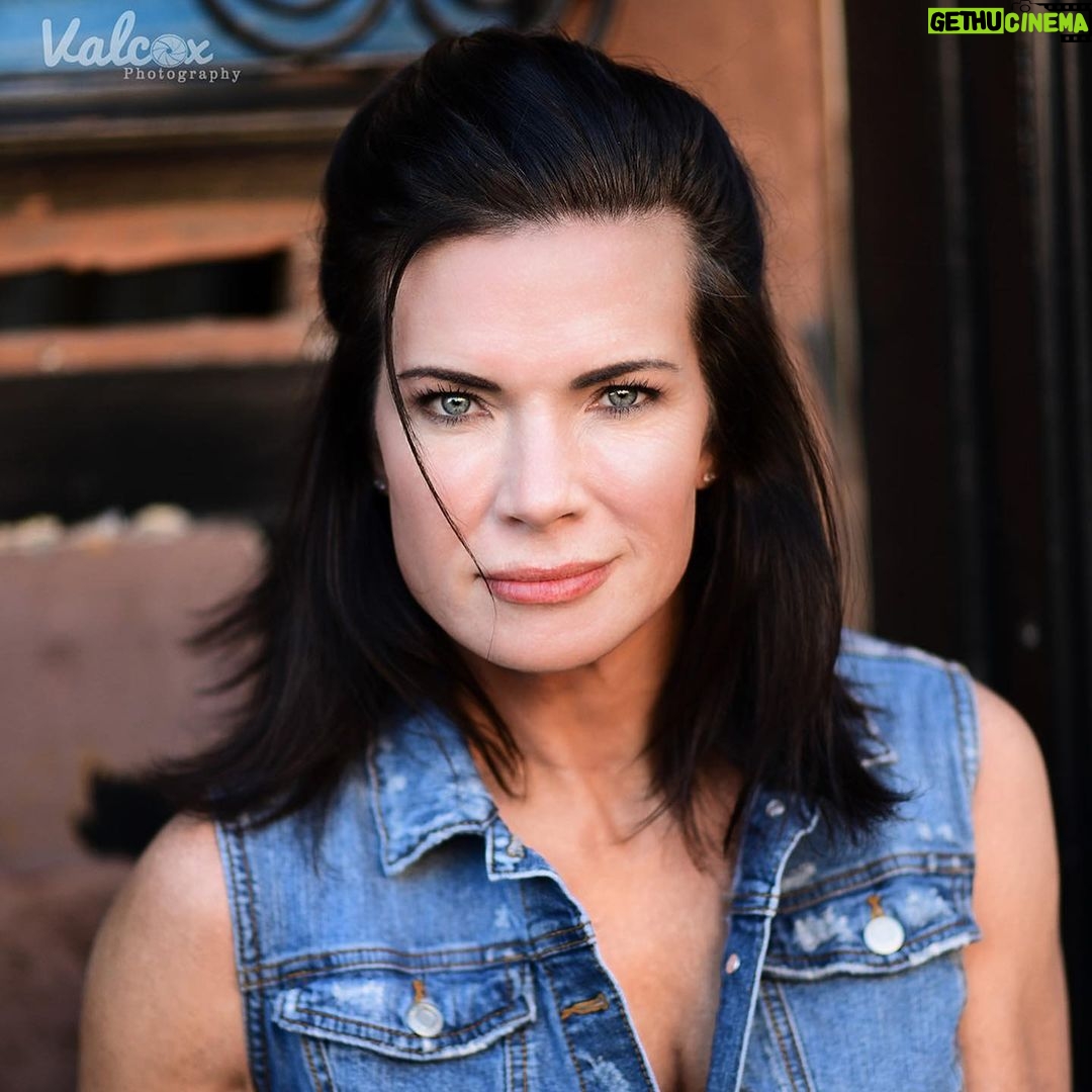 Eaddy Mays - 2.5K Likes - Shooting headshots with @karenvalero16 is ALWAYS outstanding! 🤩
Her other award winning photos @valcoxphotography - landscapes, couples shoots, animals & more - make terrific gifts! (Tell her you know me and I bet she'll give you a discount 😉)
Thanks again, Karen. I'm proud to call you mejor amiga 😘🤗