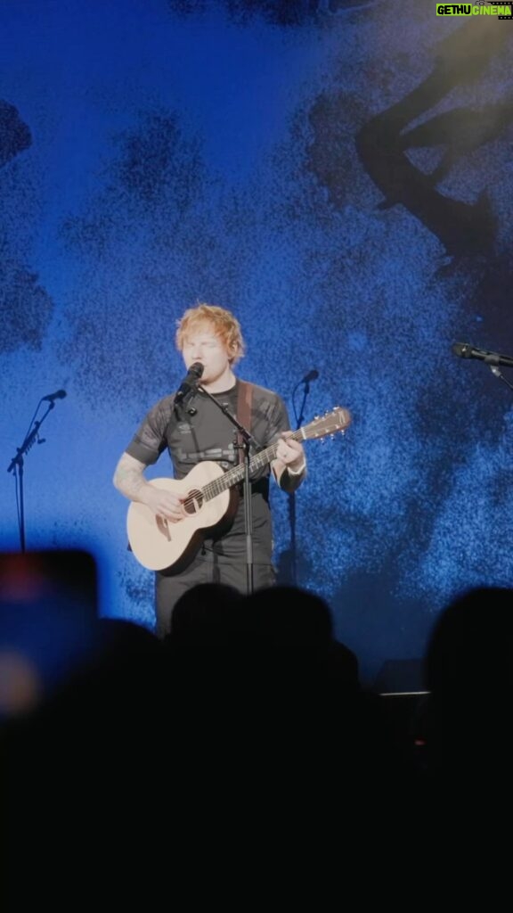 Ed Sheeran Instagram - Getting to play these theatre shows for the subtract tour is such a lovely way to spend the night before a stadium. I’ve missed playing rooms like this so much, hope you guys have been enjoying it as much as I have. Here’s me doing castle on the hill at the Ryman last weekend x Ryman Auditorium