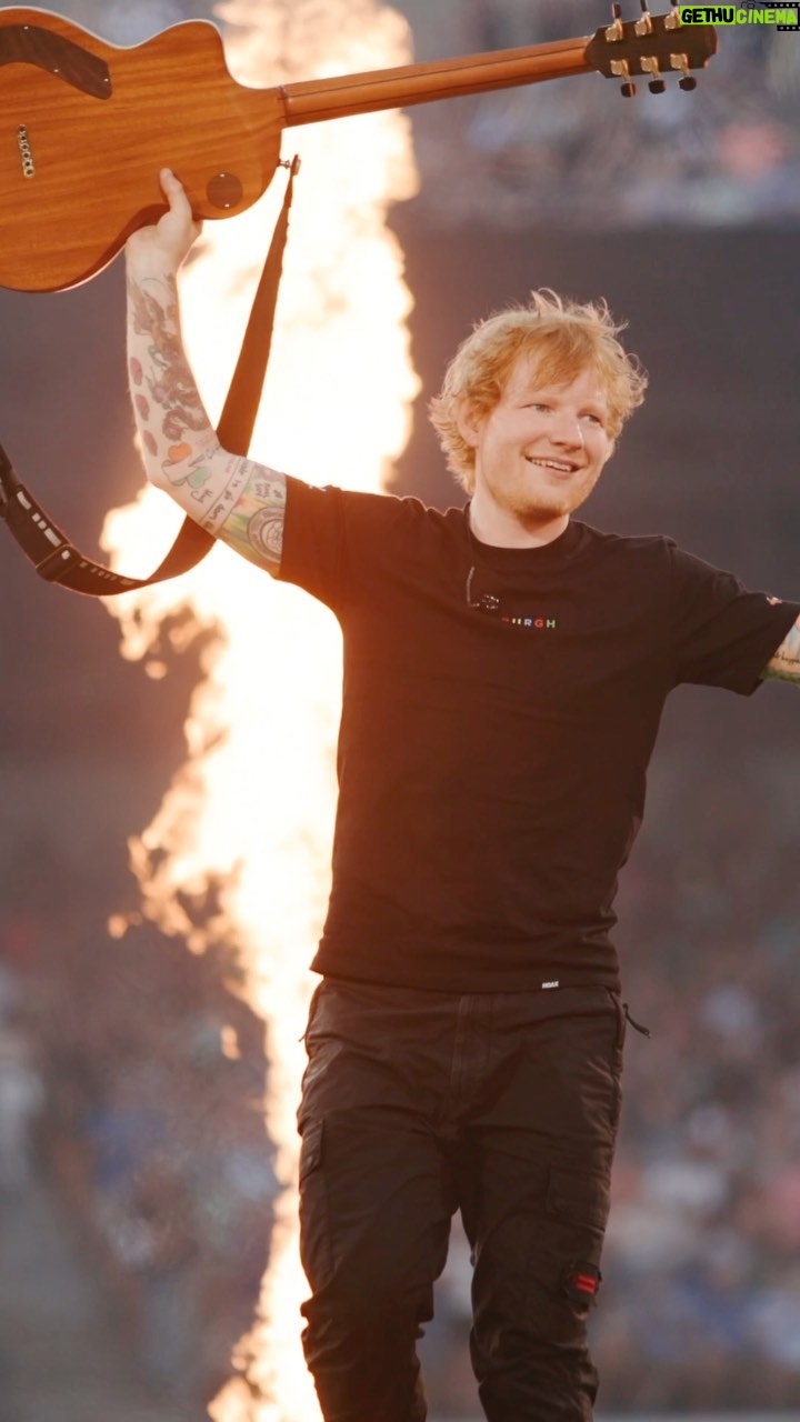 Ed Sheeran Instagram - Had a great time playing Pittsburgh last night, my biggest show I’ve ever played there. Really enjoyed all the dancing, and all the emotional moments. And also my terrible towel ! See you next in Detroit x 📹 @liampethickphoto @mushroomcreative Acrisure Stadium
