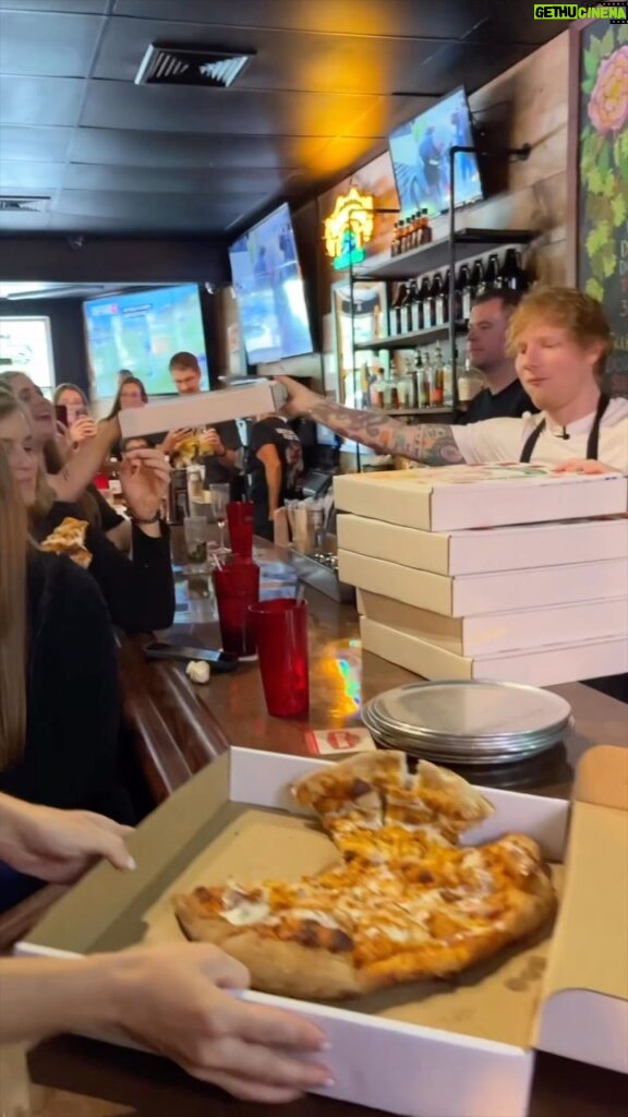 Ed Sheeran Instagram - Pizza in Pittsburgh !