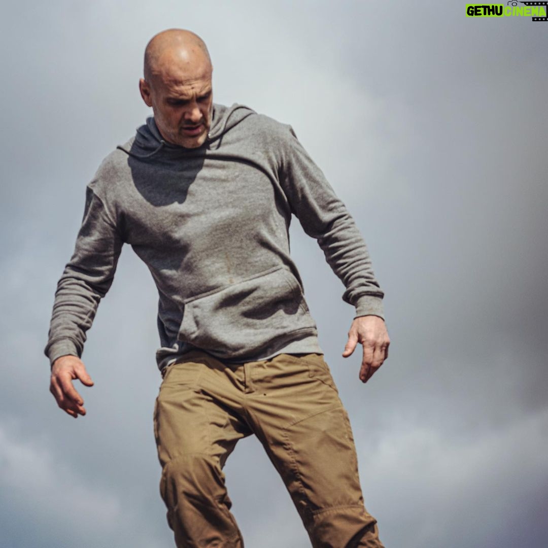 Ed Stafford Instagram - All good things come to an end. The landy goes back next week. I got “the awkward call” a few weeks ago that I would no longer be ambassador for the brand and I have to admit it stung a bit. Very tempting to hide it and pretend that nothing negative happens in our life but that’s just bollocks isn’t it? Anyhow I’m bloody lucky and proud to have been an @landrover ambassador for 11 years of my life. It’s a legendary brand and I’m in the process of getting my old Defender (that I actually paid for!) back on the road after it was nicked and savaged (I kinda have to now don’t I?🤣). Always look on the bright side… One door closes… 😊 #defender #flowoflife #acceptance Scafell pike - Highest point in England