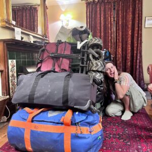 Ed Stafford Instagram - Packed 👊🏼. 8 x 23kg bags; two 2-year old girls; 1 5-year-old boy; and a wife. 

Our plan is free-flowing but we are talking about roughly 5 years in Costa Rica 🇨🇷. We leave at 5am. 🤪🥱

#emigrating #costarica #movetocostarica #travel @laurabingham93 @groundtruth.global