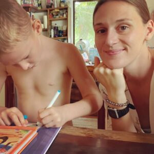 Ed Stafford Instagram - Laura was number 4 of 4 so I guess it was always going to happen! 🤦🏻‍♂️🤣 We have a little girl due in April to make us a family of 6 and to make flying as a family cost a ruddy fortune. 

Laura’s coping amazingly with me being away in Namibia filming. She’s homeschooling Ran, studying to become a Ayurveda practitioner, and growing a human. Hats off to her. 😎

All I have to do is thrive in the desert 🌵. Much more straightforward I reckon. 

#supermum #namibia #costaricapuravida #pregant #marooned @discoverybr @discovery_uk @discovery_seasia @discovery @discoveryla @discoverychannelin