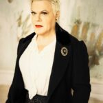 Eddie Izzard Instagram - On 7th Feb I will be performing a special late-night performance of Great Expectations in The Morgan Library (@themorganlibrary) to celebrate my shared Birthday with Charles Dickens. Net proceeds will be donated to Covenant House, an organization serving homeless youth, and The Morgan. Tickets on sale 12pm/noon EST Friday 27th Jan and very limited. (Link in profile) Photo: Amanda Searle @amandas_photo