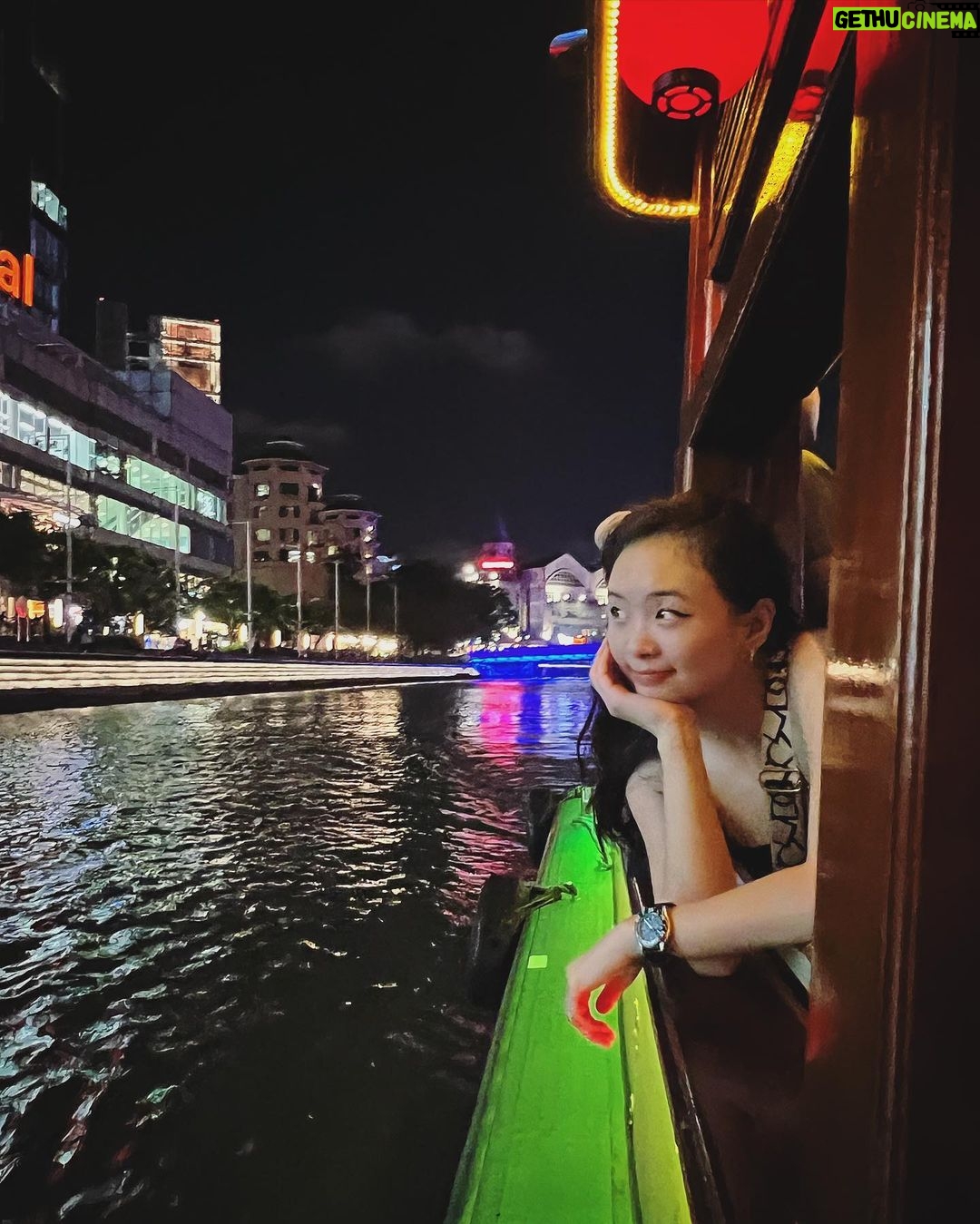 Eddie Liu Instagram - (I left my st❤️mach) In Southeast Asia Singapore