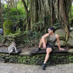Eddie Liu Instagram – Indoor cat comes close to camping, goes outdoors. Bali, Indonesia