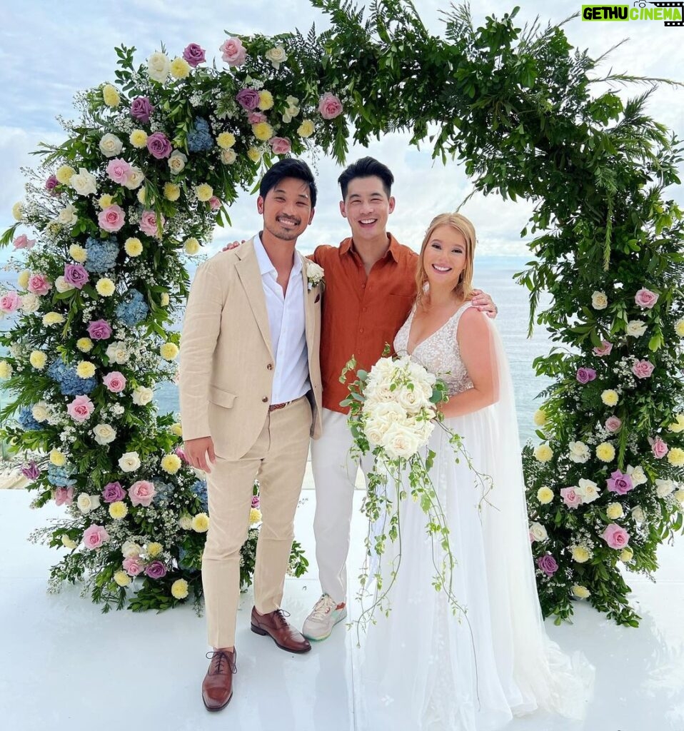 Eddie Liu Instagram - @jonprasida & @perri.reynolds + getting married = pure joy #aperrijonaffair Uluwatu