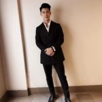Eddie Liu Instagram – 🔲🔳

Thank yous to
Styled by @benjaminholtrop @emilykejohnson 
Grooming @caitlinkrenzbeauty 
Wearing @omega @rey_rey_official @samirbachkamiofficial @loupn_collection