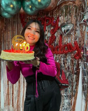 Edo Borne Instagram - Thank you @zaramustari @dinaryulwt @imhrmn @athayaalysha @novikamulia @unclrap @adi21 @nanafebrian07 #bday