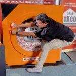 Edo Borne Instagram - Lem TACO Active lagi bikin challenge seru nih. Kalian bisa dapetin uang 100jt cuma dengan buka kotak yang udah direkatin pake Lem TACO Active. Lemnya lebih kental dan pekat, dan kuat banget nempelnya. Gawat deh, gw nyerah guys. Belum ada nih yang berhasil ngalahin kekuatan Lem TACO Active. Nah, buat kalian yang mau cobain kekuatan Lem TACO Active, ikutin terus updatenya di akun IG TACO @taco.id dan @mitrataco #KuatGaAdaLawan #LemTACOActive #KentalPekatKuat