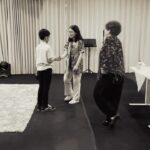Edo Borne Instagram - Papa videoin aku maen piano #diy #pianolessons