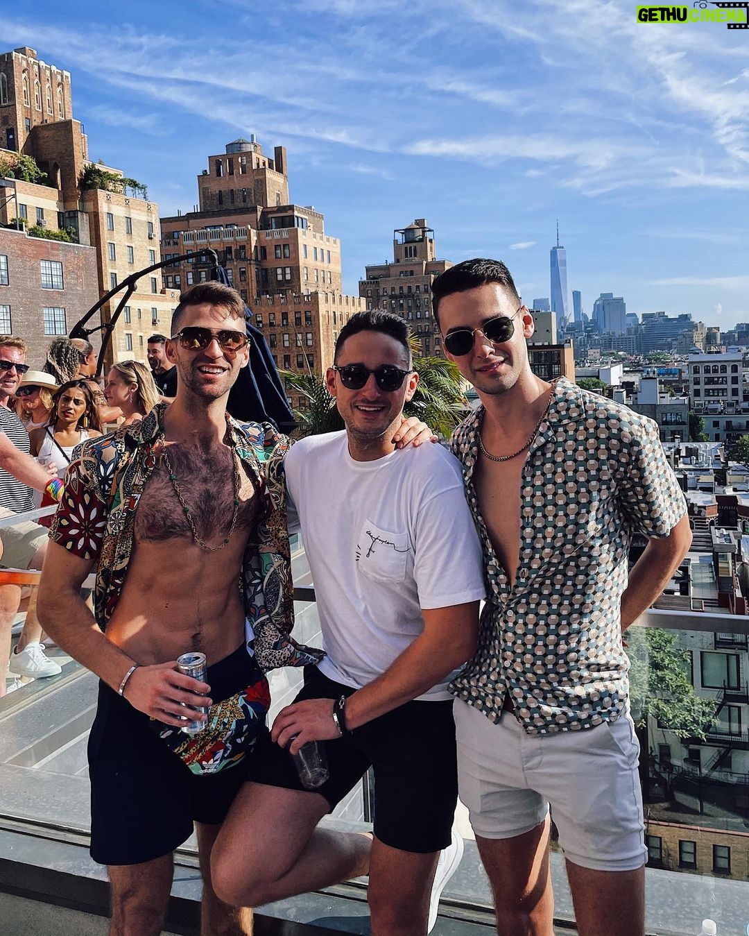 Eduardo Sanchez-Ubanell Instagram - โค๏ธP๐งกR๐I๐D๐E๐ Chelsea, Manhattan