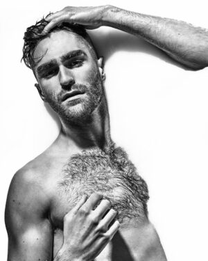 Eduardo Sanchez-Ubanell Instagram - 🧜🏻‍♂️ @caseyk.photo