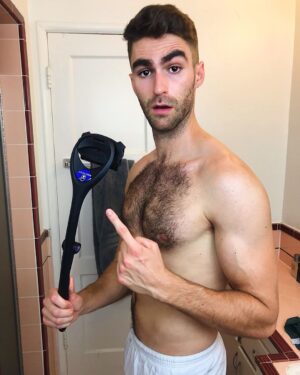 Eduardo Sanchez-Ubanell Instagram - I've got your back! No seriously...if you're someone who has back hair and wants to remove it by yourself, then check out BAKBLADE. It's designed with a retractable handle so you can easily reach any part of your body. No more awkwardly asking someone else to shave your back. It's got about 3,000 reviews on Amazon and a 4.5 star rating. To see how it works, head to my YouTube channel (link in bio). Use code EDUARDO20 for 20% off at BAKBLADE.com #ad #bakblade