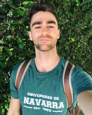 Eduardo Sanchez-Ubanell Instagram - Reppin my parents’ alma mater. Any U of N fans out there? 😜