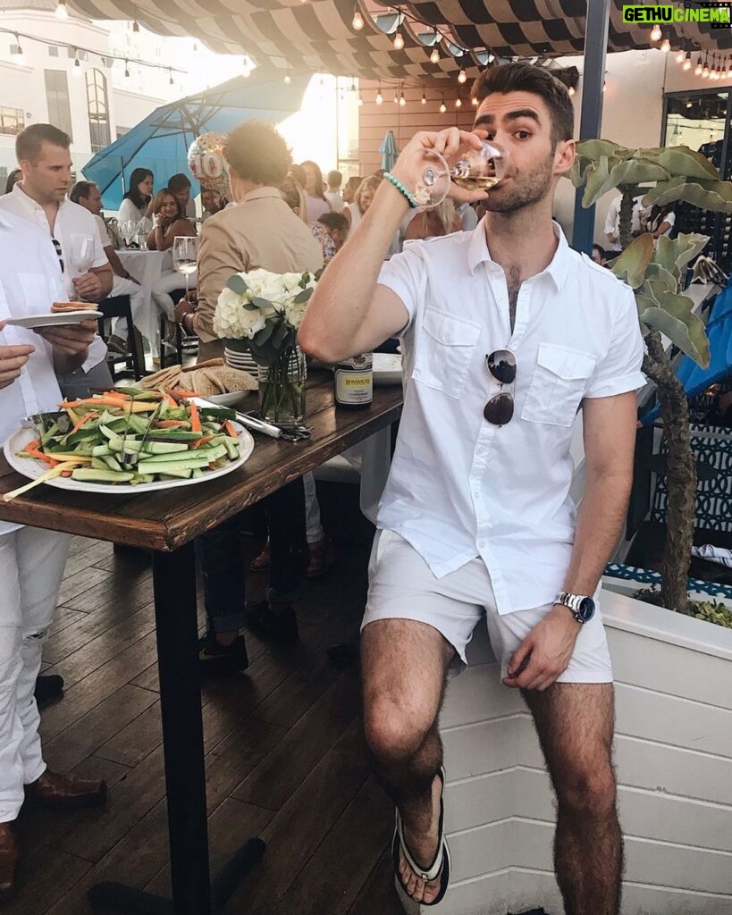 Eduardo Sanchez-Ubanell Instagram - So excited to be #sponsored by @RombauerVineyards and attend their Summer White Party last week where I got to indulge in some delicious chardonnay. Got to admit, it was a real corker...truly wine in a million! 😜 Nothing better than an evening of great food with great wine. Check out #rombauervineyards and try a bottle of their 2018 Carneros Chardonnay for yourself! #carneroschardonnay Sonoma Wine Garden