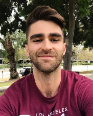 Eduardo Sanchez-Ubanell Instagram - Currently sitting in a park near my office. Fun fact, almost every day I go for a 30 minute or so walk during my lunch break to get some air. Its easy to get caught up with work but remember it’s important to take time for yourself every day. You’ll end up being more efficient and your mental health will thank you 🙏😊