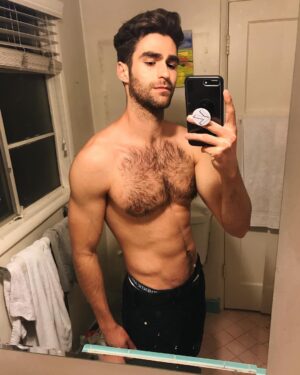 Eduardo Sanchez-Ubanell Instagram - treat my goals like property, collect them like monopoly 🤑