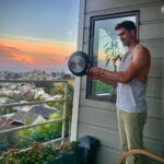 Eduardo Sanchez-Ubanell Instagram - Every evening at 8pm for the past 2 months, SF explodes with sounds of cheering for our essential workers. It’s a beautiful, humbling and happy moment. With all the fear and uncertainty in the world, it’s great to see these bursts of optimism and positivity 🙏 📸: @voulez_vu San Francisco, California