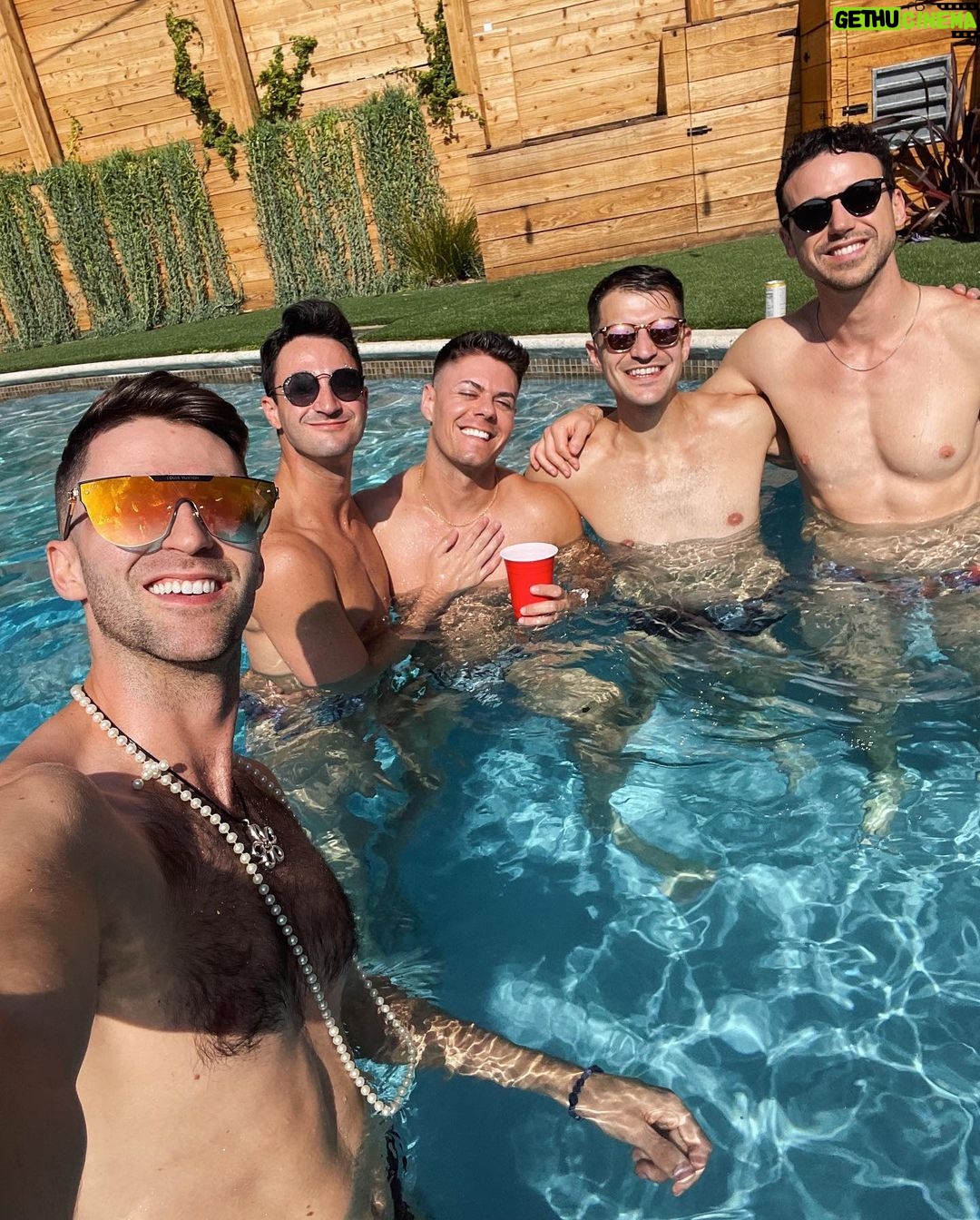 Eduardo Sanchez-Ubanell Instagram - 28 πΊπ»π₯³π Los Angeles, California