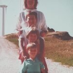 Eduardo Sanchez-Ubanell Instagram - Feliz Día de la Madre a esta increíble mujer que siempre me ha amado, inspirado y que nunca se queda sin nuevos dichos ingeniosos en español para darme una lección ❤️🙏❤️🙏❤️ Happy Mother's Day
