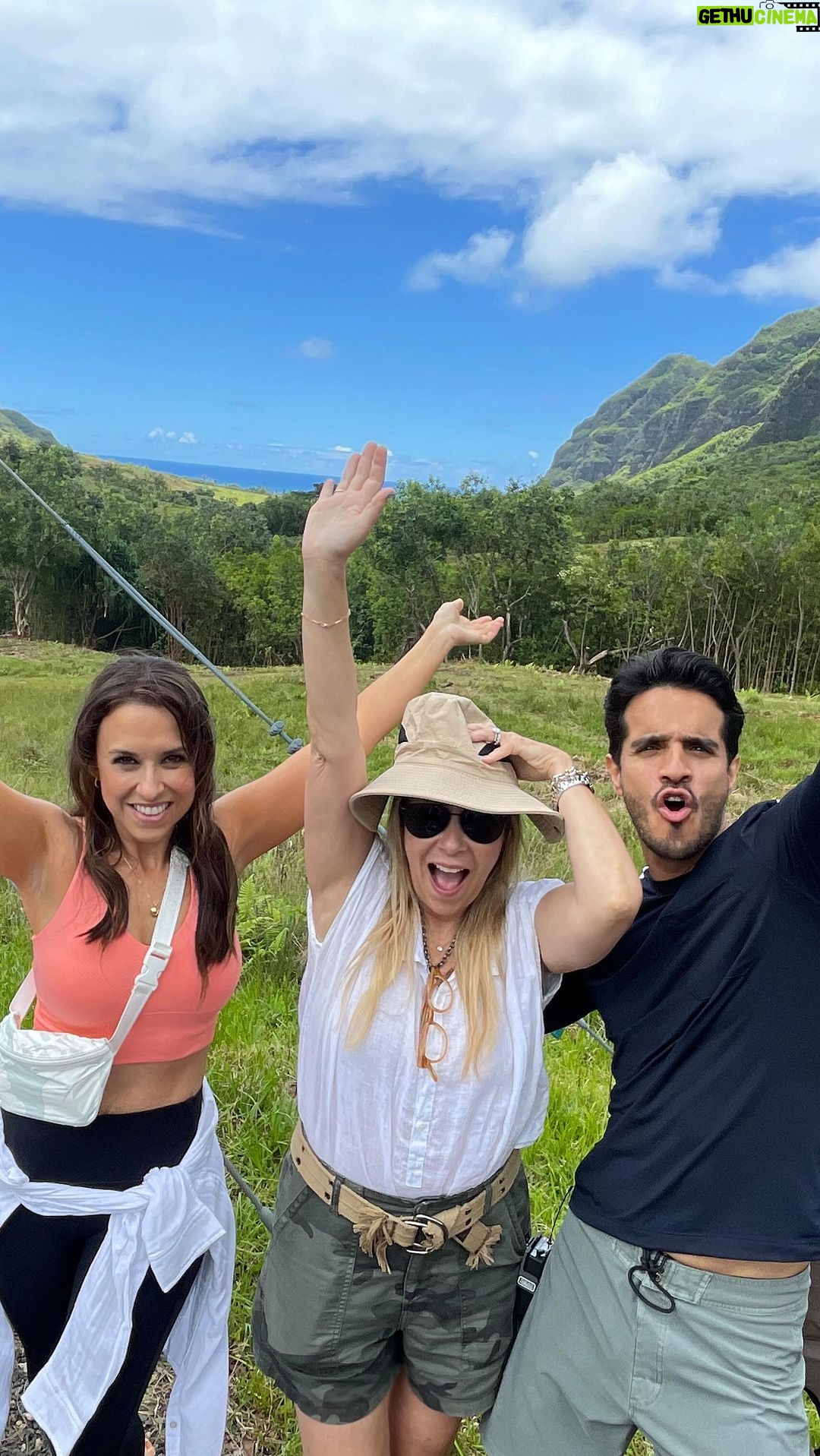 Ektor Rivera Instagram - Familia!! Tonight is the night! #Groundswell was created with a lot of heart and hard work.♥️ Here I share some locations and images of our wonderful team in Hawaii. It was an honor to be part of this film.🌴 Watch it tonight on @hallmarkmovie at 9/8c 🌺