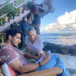 Ektor Rivera Instagram - With ‘Groundswell’ amazing director @leemfriedlander 🎬 Vayan separando el 21 de agosto!🍿🎉 #Groundswell - Exploring possibilities with my character. I’m proud of this team. #ComingSoon Pendientes! @hallmarkmovie Oahu, Hawaii