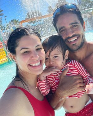 Ektor Rivera Instagram - 💙☀️💦 Amor y pico.