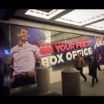 Ektor Rivera Instagram - #TB Esta imagen estuvo un año y pico en Times Square mientras protagonizaba el musical @onyourfeetbway en Broadway.🎭 Son de esas recompensas especiales (e inimaginables) que van llegando con el esfuerzo y la dedicación al trabajo. Hoy el recuerdo me ayuda a no olvidar mis procesos y a mantener el sueño vivo.✨ - En la segunda foto vean el momento exacto en que colocaron la imagen. Día lluvioso en NY. Yo iba caminando al teatro y no tenía idea que eso estaba pasando. New York City