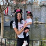 Ektor Rivera Instagram - Hoy mi hija cumple dos años. Si comenzara a describir lo que su presencia ha significado en mi vida no terminaría nunca. El amor es tanto que las palabras se quedan cortas. Así que mejor les comparto unas fotitos recientes que me llenan el corazón. Te amo, Bría.💕 #BirthdayGirl #2 🎈