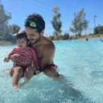 Ektor Rivera Instagram - 💙☀️💦 Amor y pico.