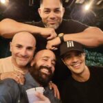 Ektor Rivera Instagram – Conectando en 🇵🇷 con mis 90’s. Hermanos que me conocen desde que usaba dreadlocks y hacía graffitis en la calle. Interminables las historias, seguimos igual de inmaduros.😂🖤🔥 @jocgomz @martir.omar @raymondbodonn (faltan 2 o 3). Puerto Rico