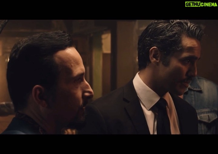 Ektor Rivera Instagram - #tb Escena de @laultimagirafilm 🎬🖤🥃“A mi nadie me controla” 😅 - Directed by @eldougli - @obiebermudez @iselr @carlosmarchand3