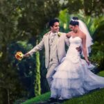 Ektor Rivera Instagram – No es llegar, es mantenerse. No son solo fotos lindas en las redes, es caerse, levantarse, aprender y madurar. No es conformarse, es hacer que el amor se fortalezca a través de los hijos y de cada experiencia vivida. Ya son 10 años de matrimonio y no cambiaría nada. Soy afortunado en tenerte, Yara. Te amo ❤️ #FelizAniversario #10 🍾🥂 @yaralasanta