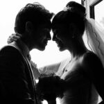 Ektor Rivera Instagram – No es llegar, es mantenerse. No son solo fotos lindas en las redes, es caerse, levantarse, aprender y madurar. No es conformarse, es hacer que el amor se fortalezca a través de los hijos y de cada experiencia vivida. Ya son 10 años de matrimonio y no cambiaría nada. Soy afortunado en tenerte, Yara. Te amo ❤️ #FelizAniversario #10 🍾🥂 @yaralasanta