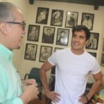 Ektor Rivera Instagram – Desde los balcones de la Fundación Nacional para la Cultura Popular, donde los medios de comunicación de distintos países tuvieron acceso como centro de operaciones para difundir la noticia del movimiento histórico del Verano del ‘19 a nivel global. La fundación es una joya cultural. Los invito a colaborar con esta organización que custodia el legado de nuestros artistas y de todos los hechos que marcan la historia cultural del país. Gracias Javier Santiago por su extraordinaria labor. @fncppr 
–
📸 @eggytrlaspiedras