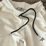 Elena Tsavalia Instagram - “ Τρέχει “ …φανταστικό GIVEAWAY για δύο τυχερές, με την πιο stylish φόρμα και το υπέροχο T-shirt από την @warren_streetwear !🏃‍♀️🏃‍♀️ Τα βήματα απλά: 1) Follow @elenatsavalia 2) Follow @warren_streetwear 3) Tag δύο φίλες σου Ο διαγωνισμός λήγει την Κυριακή 25/6. Οι νικήτριες θα ανακοινωθούν σε story τη Δευτέρα 26/6. Καλή επιτυχία! 🌺