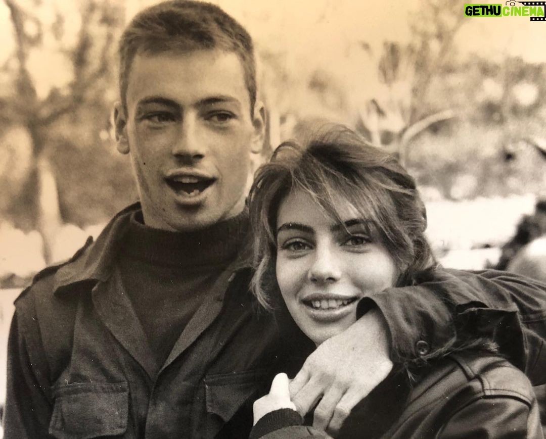 Elena Tsavalia Instagram - Σήμερα γιορτάζουν και οι δύο μου οικογένειες❣️ Γιορτή για τον μπαμπά μας @markos_seferlis_real 🤍 και γενέθλια για τον αδελφό μου 🤍 Να είστε γεροί, χαρούμενοι, ευτυχισμένοι, δημιουργικοί🎉🎉🎉🎉🎉🎉🎉🎉❤️
