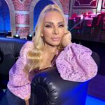 Elena Tsavalia Instagram - Pink is my signature color 🌸 Τι λέτε @annaziazia @olga_tatsi @seminastella ;💗 Υ. Γ. : Το ωραιότερο pink στα χείλη! Matt liquid lipstick 70 από τη @radiantprofessional 💕 #tv #tvshow #saturday #saturdaynight #laugh #game #pink #pinklips #pinklipstick #makeupartist #stylist #haitstylist