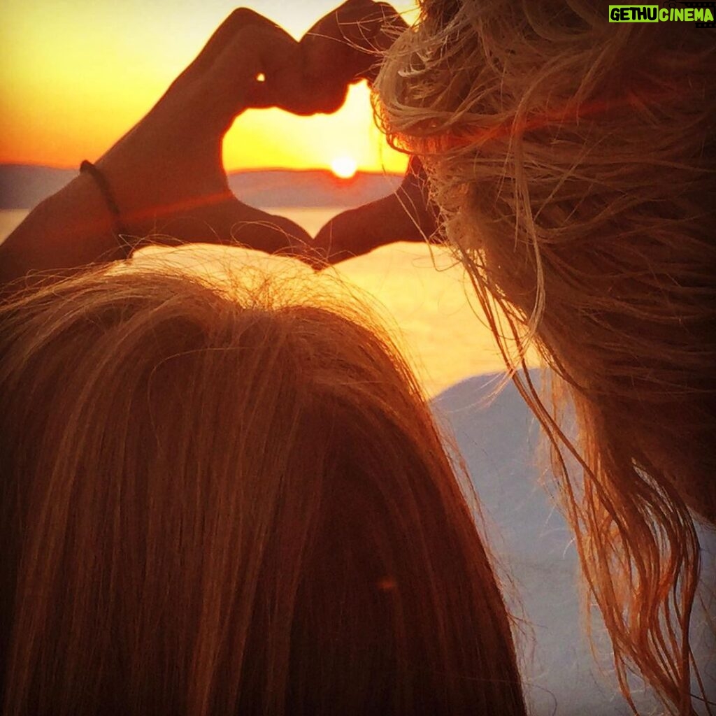 Elena Tsavalia Instagram - Είσαι ο ήλιος μου! ❤️ Είσαι η ζωή μου! ❤️ Είσαι η αναπνοή μου! ❤️ Σ’ αγαπάω ατελείωτα, γιε μου!!!!! ❤️ Χρόνια γλυκά❣️ #myson #myeverything