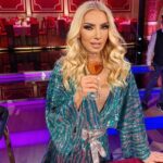 Elena Tsavalia Instagram – Σ’ ευχαριστώ @katerinakrommidakifashion για το υπέροχο κιμονό 😍
Σ’ ευχαριστώ @annaziazia για το πάντα υπέροχο styling ❤️
#tv #tvshow #game #kimono #iloveit #thankyou