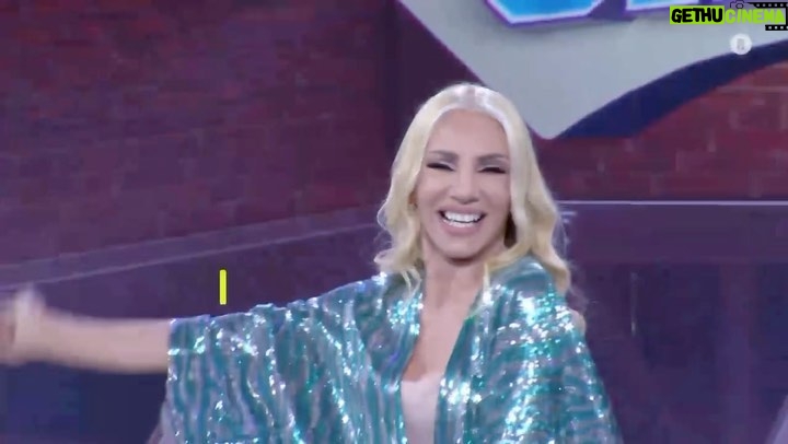 Elena Tsavalia Instagram - Ετοιμαστείτε για FAMILY GAME το Σάββατο στις 21.00, στον @ant1tv ❤️ #tv #tvshow #saturday #saturdaynight #game #laugh #weplay